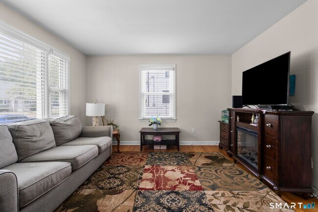 Photo - 214 Country Rd