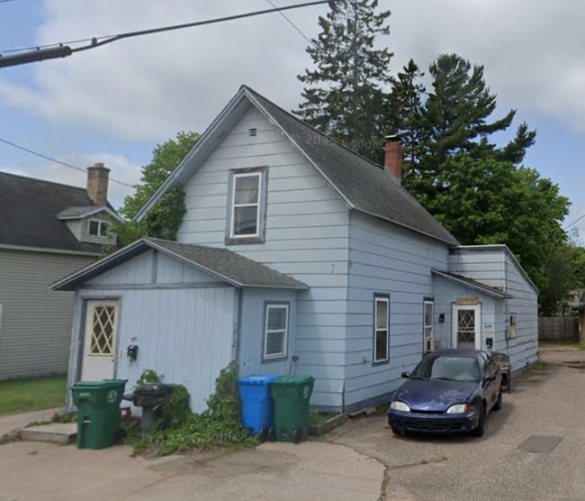 Building Photo - 1212 Division St Rental
