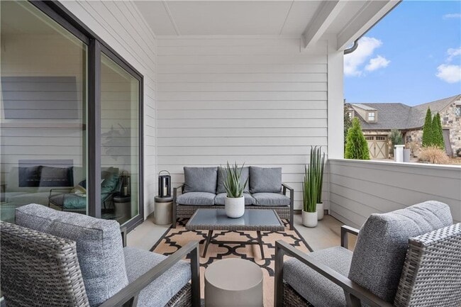 Photo - 637 Stickley Oak Way