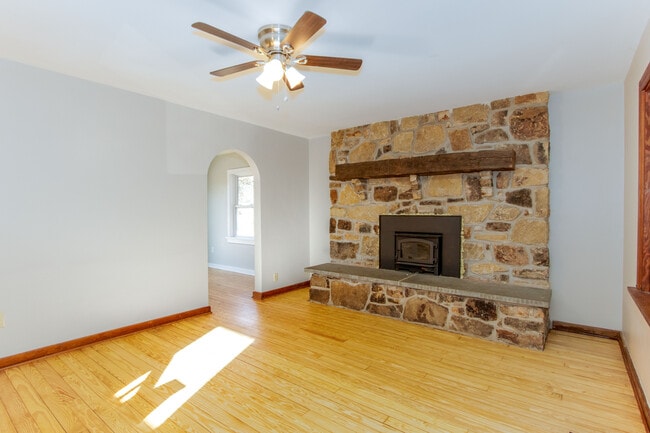 Photo - 2047 Halfmoon Valley Rd