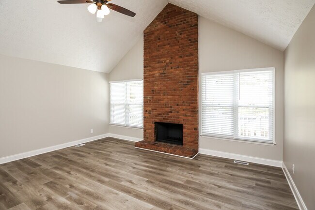 Photo - 1218 Raleigh Way NW