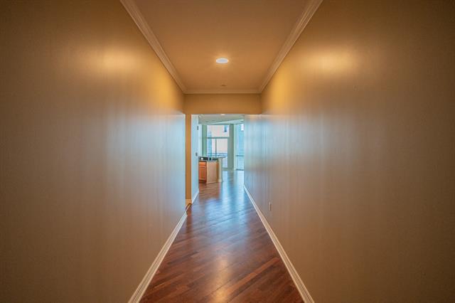 500 Throckmorton St Unit 2502