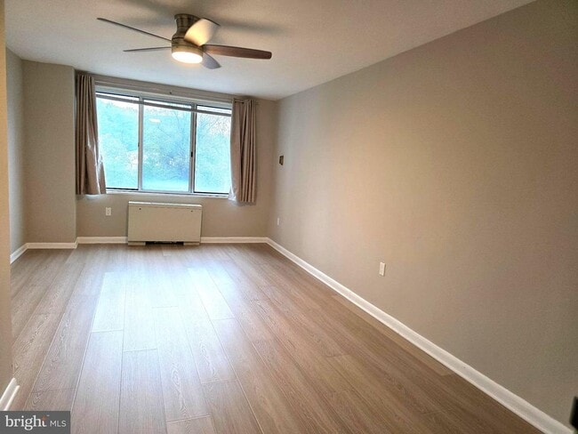 10201 Grosvenor Pl Unidad 704A