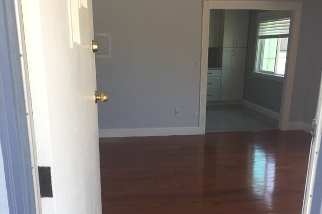 entrance to living room - 2110 Spaulding Ave Unit D