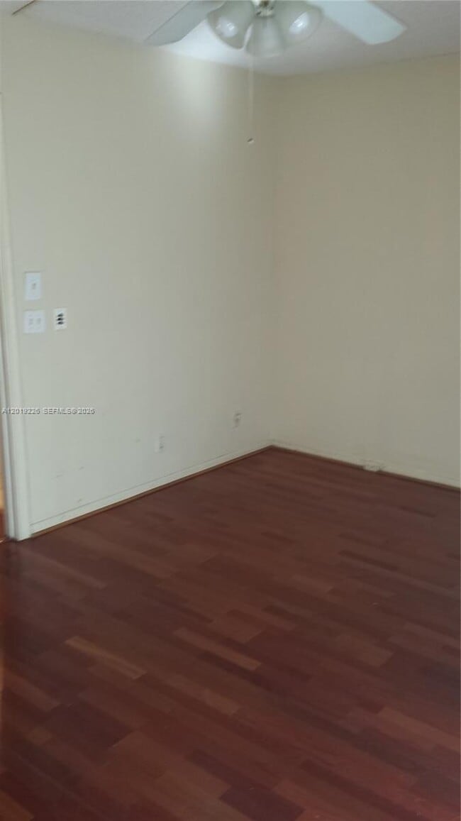 Photo - 151 SW 134th Way Unidad 206N