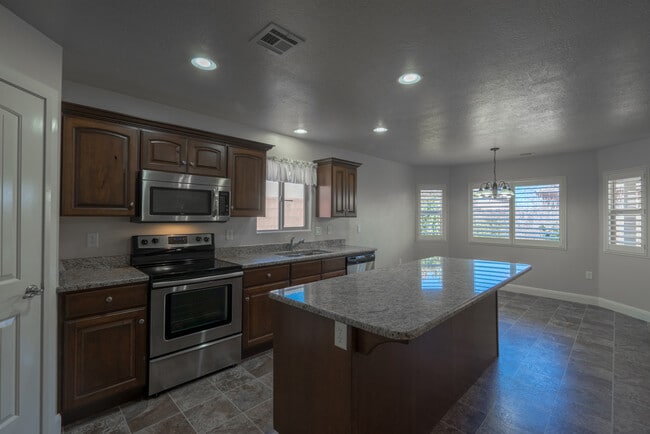 Photo - 986 Camel Springs Dr