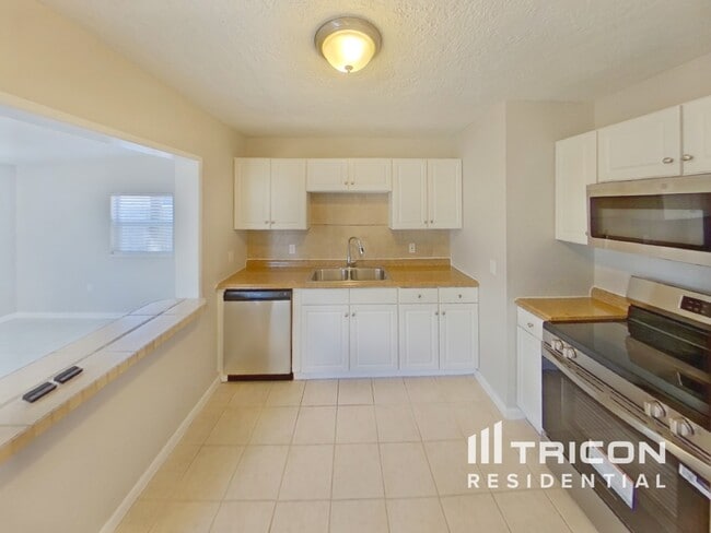 Photo - 7000 Brentford Rd