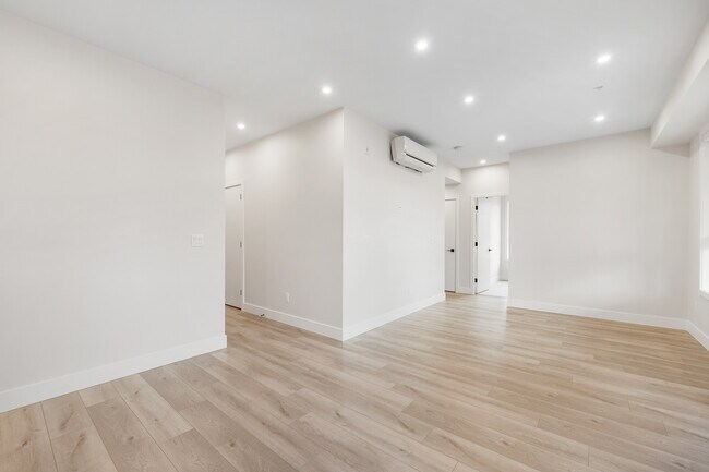 Photo - 45511-45511 Campus Dr