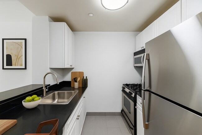 Photo - 335 E 100th St