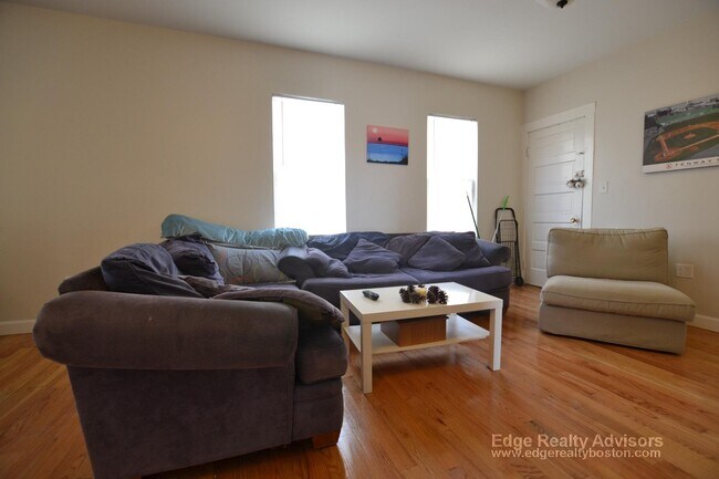 Photo - 15 Litchfield St Unit 2