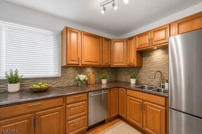 Photo - 116 7th St