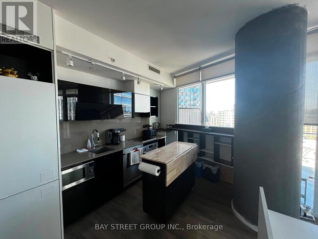 Photo - 125 Peter St Unit 1202