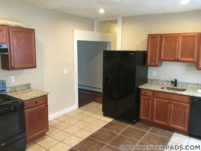 27 Wolcott St Unit 1