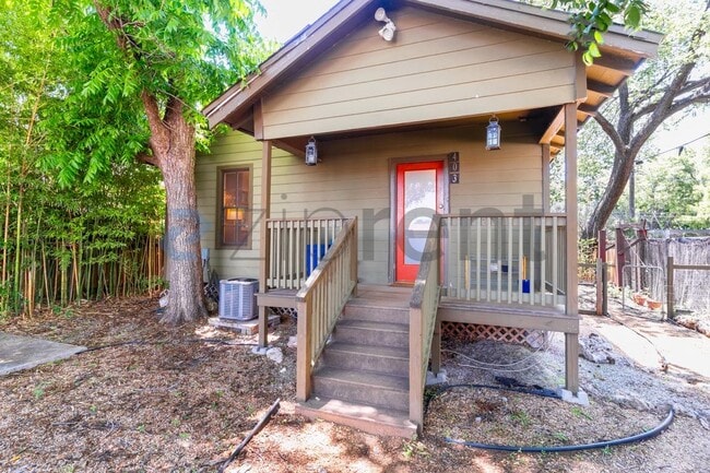 Building Photo - Unit A