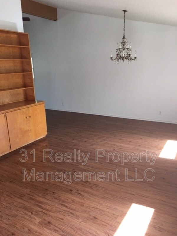 Photo - 2413 Sussex Dr