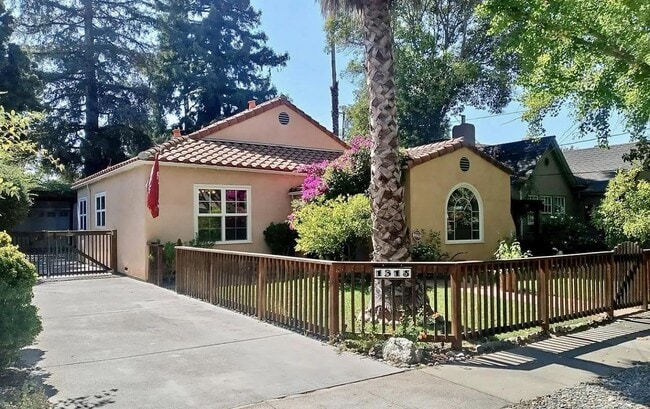 Photo - 1315 Newport Ave