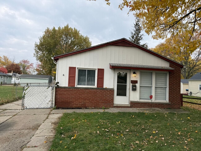 Building Photo - 21122 Annapolis St