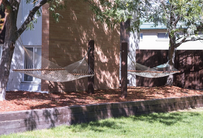 Photo - Sterling Boulder Apartments