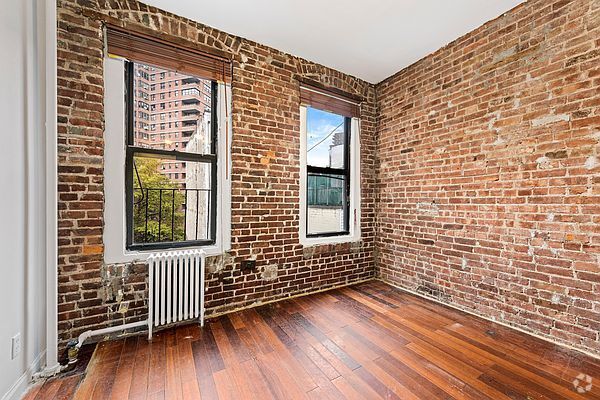 Building Photo - 191 Henry St Rental