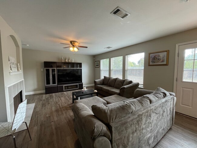 Photo - 10506 Tiger Way