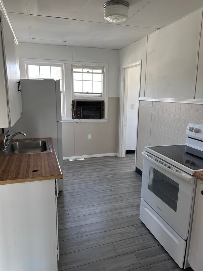 Photo - 212 E 11th Ave