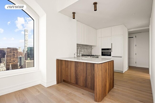 Photo - 520 Fifth Avenue 53C