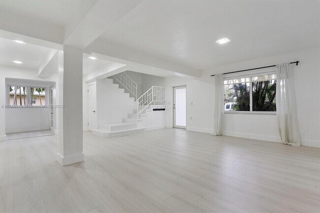 Photo - 600 Surfside Blvd