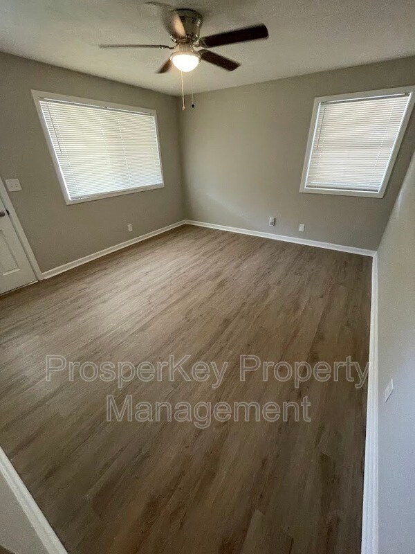 Photo - 4905 Wellborn Dr