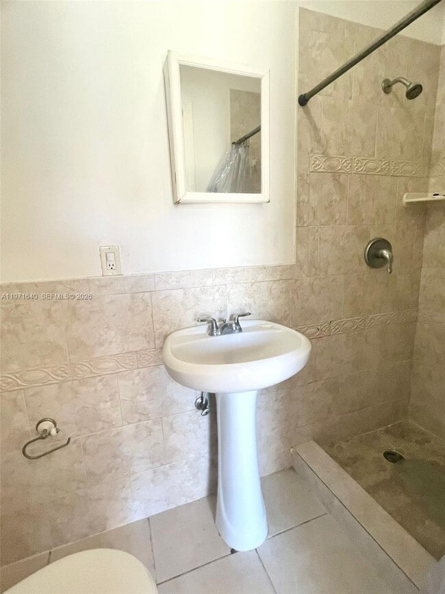 Photo - 1601 NE 175th St Unit 2