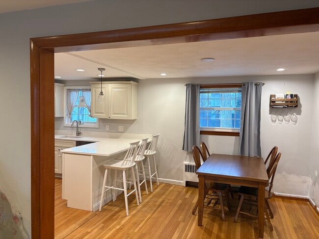 22 Farwell Ave