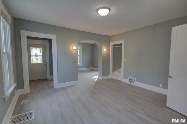 Photo - 2312 W 1st St