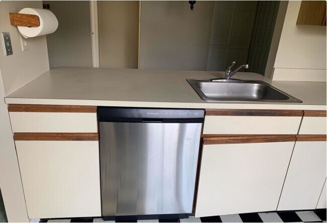 Photo - 331B Delancey Pl Unit B