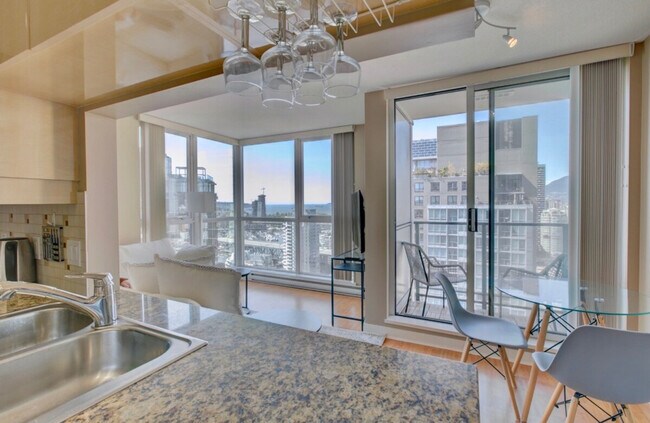 Photo - 1300 Pacific Blvd Unité ID1345528P