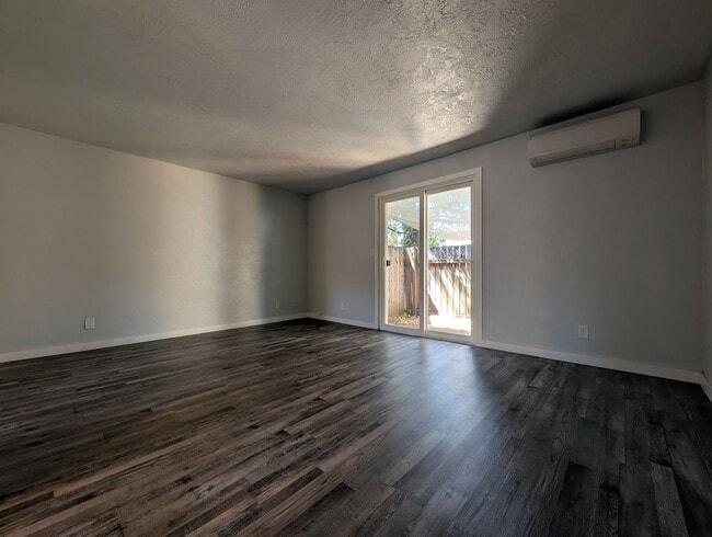 Photo - 1044 Q St