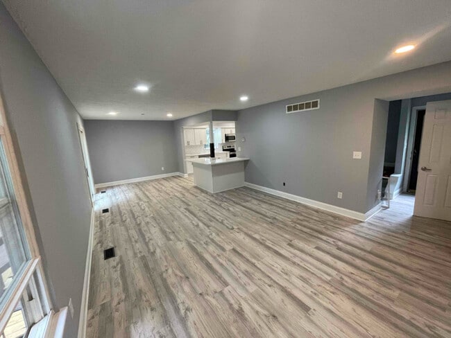 Photo - 1907 Mt Hope Ct