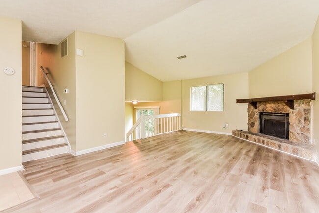 Photo - 469 Sherwood Greens