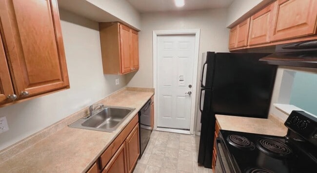 Photo - 1061 Mohr Ln