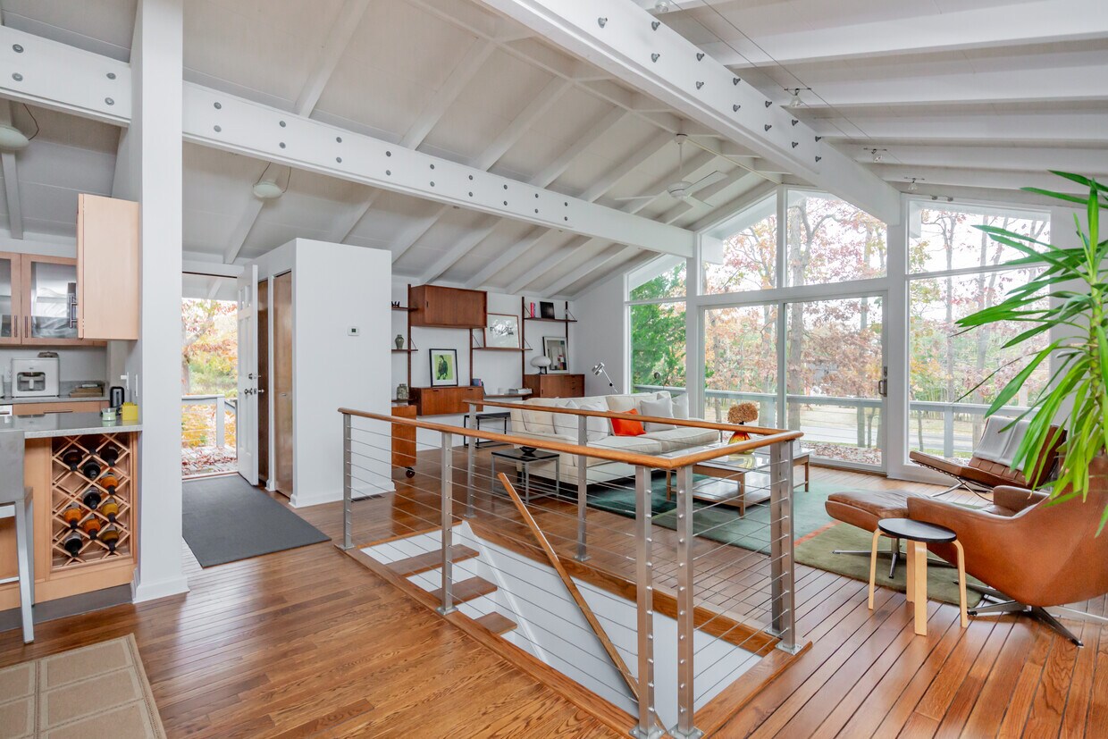 Photo - 1099 Springs Fireplace Rd (East Hampton, NY)
