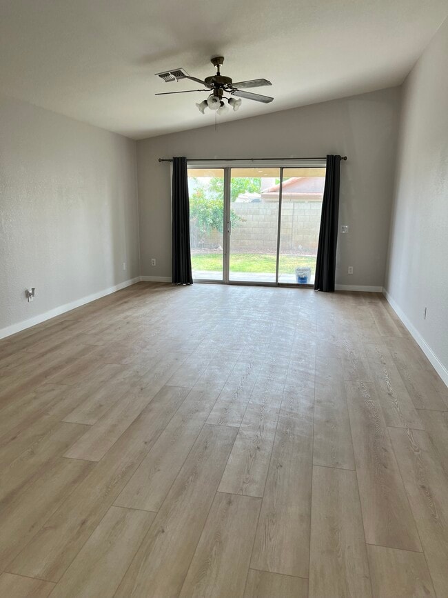 Photo - 149 W Gary Way