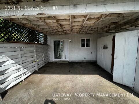 Photo - 1031 NE Cowls St