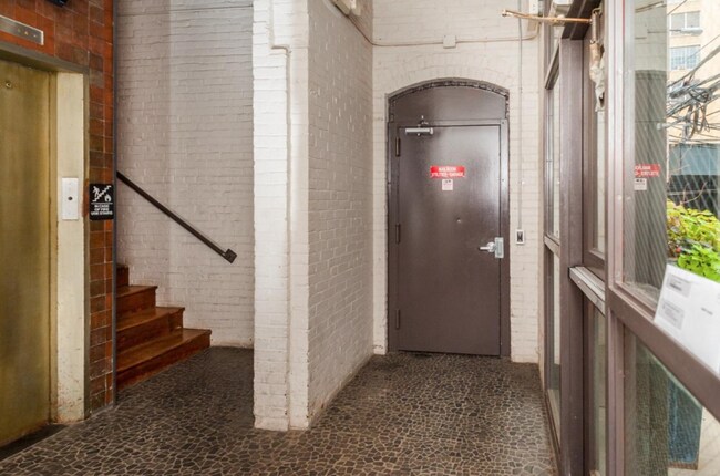 Photo - Luxurious 1-Bedroom Loft in Rebman Buildin... Unidad 6D