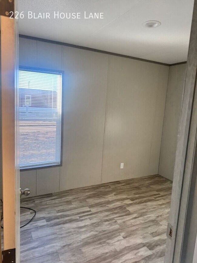 Photo - 226 Blair House Ln