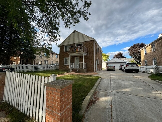 Building Photo - 324 E Oklahoma Ave Rental