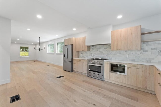 Photo - 3301 Duval St