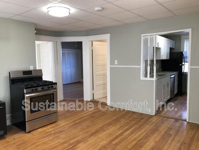 Building Photo - 18 Plantation St