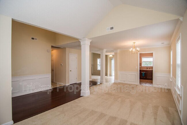 Photo - 102 Bonhill Ct