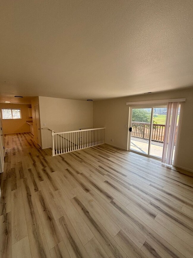 1907-1907 Fairway Dr Unit 1907 Fairway Dr