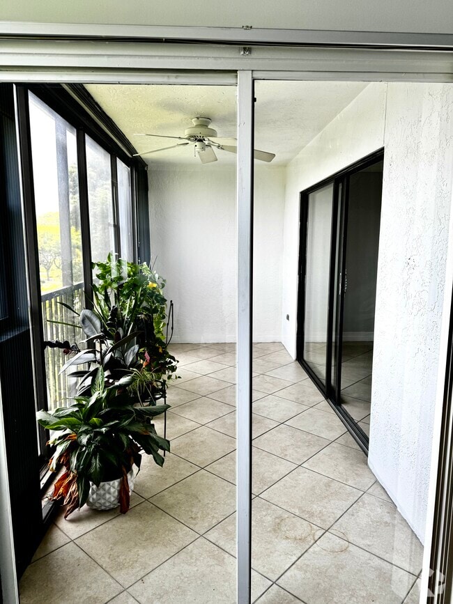 Building Photo - 2334 S Cypress Bend Dr Unit 404 Rental
