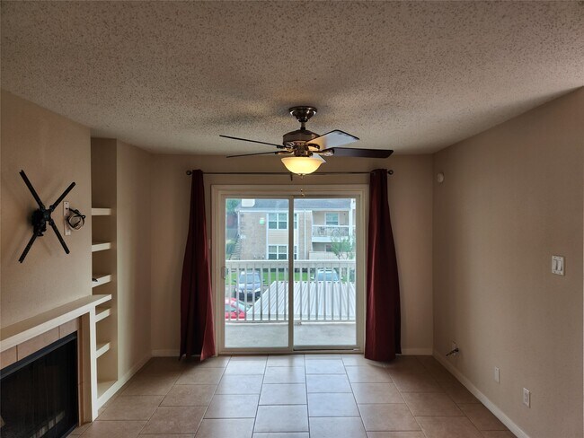 Photo - 2750 Holly Hall St
