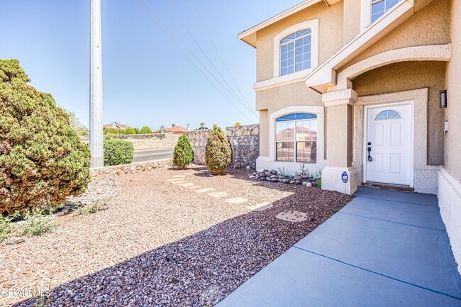 Photo - 7600 Plaza Redonda Dr